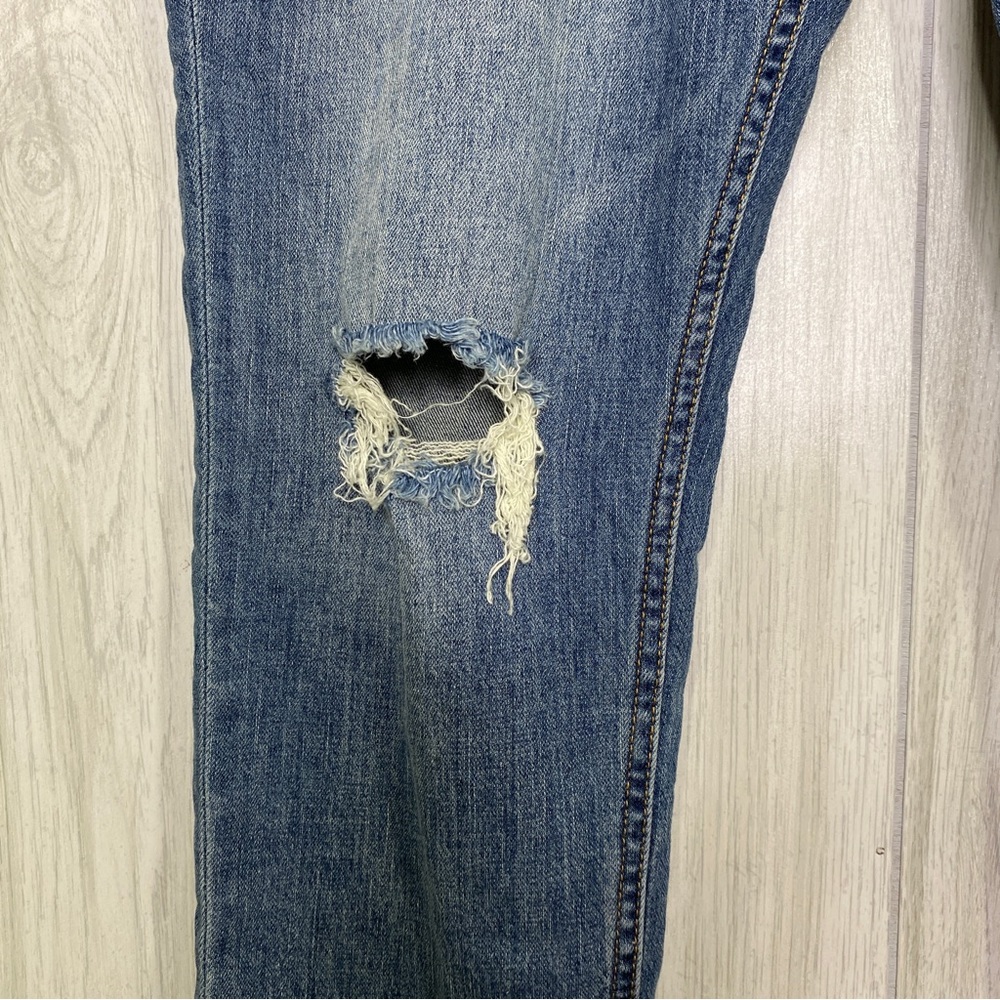 Anthropologie Pilcro The Heritage Boyfriend Distressed Busted Knee Jeans size 32 - Picture 10 of 12